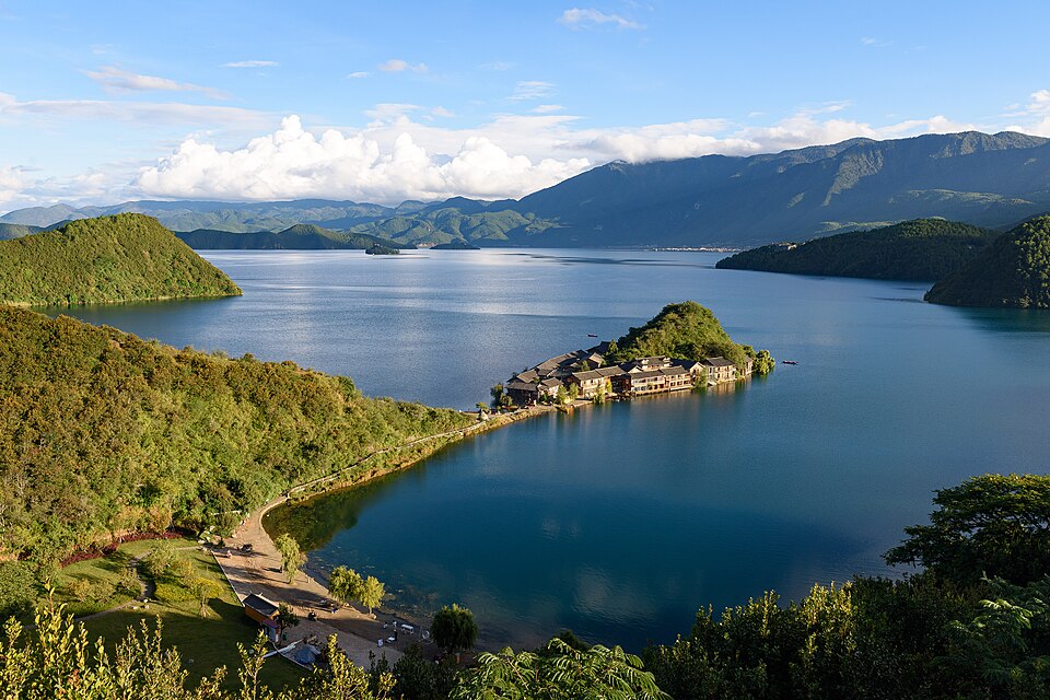 泸沽湖